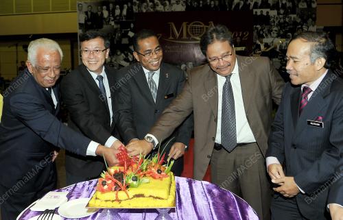 SG04_01112012_ULANGTAHUN_MQA