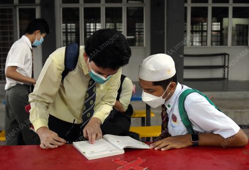 HARI PERTAMA SPM 2021