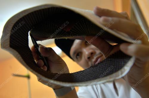 KITAR SEMULA SONGKOK LAMA DAN ROSAK