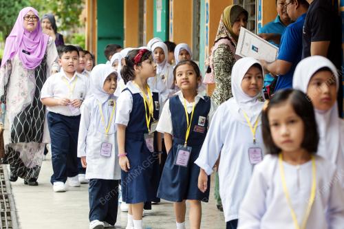 SG04_03012017_SEKOLAH_ANGGERIK