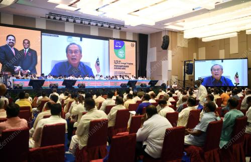 TAN SRI MUHYIDDIN YASSIN