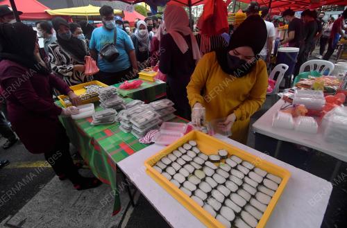 TINJAUAN JUADAH BERBUKA PUASA