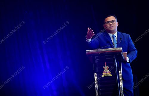 DATUK SERI AMIRUDIN SHARI