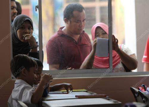 HARI PERSEKOLAHAN TAHUN BARU