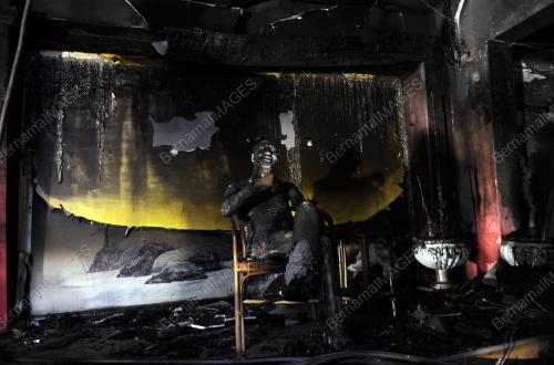 SG04_04022014_PATUNG_TERBAKAR