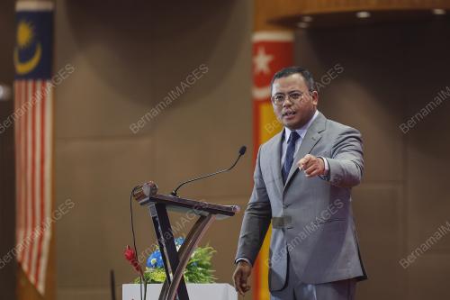 DATUK SERI AMIRUDIN SHARI