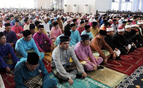 SG04_05102014_SULTAN_SOLAT