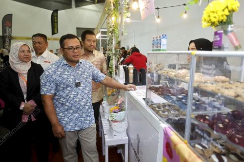 DATUK SERI AMIRUDIN SHARI