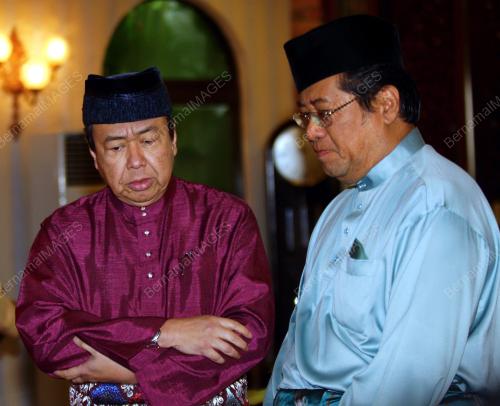 SHARAFUDDIN IDRIS SHAH