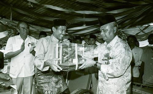 SG04_060590_HARI_RAYA