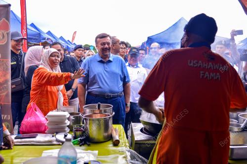 DATUK SERI AMIR HAMZAH AZIZAN