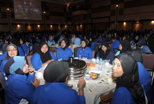 SG04_07012012_MENDENGAR_UCAPA