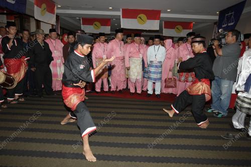DATUK SERI SHAFIE APDAL