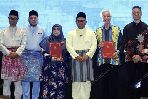 DATUK SERI AMIRUDIN SHARI