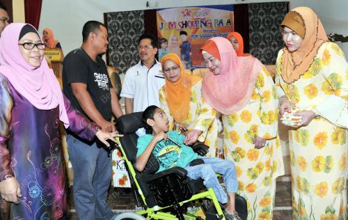 SG04_08062016_SHOOPING