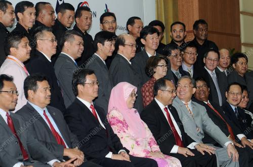 SG04_08102013_RASMI_UMW