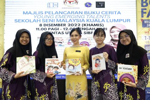 PELANCARAN BUKU CERITA