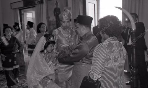 SG04_09012015_PENGANTIN_MENGHADAP