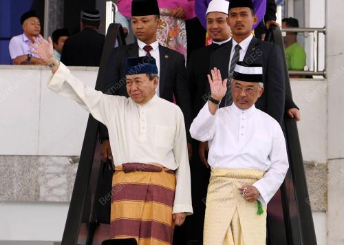 SG04_09082019_AGONG_SOLAT_BN201908067277