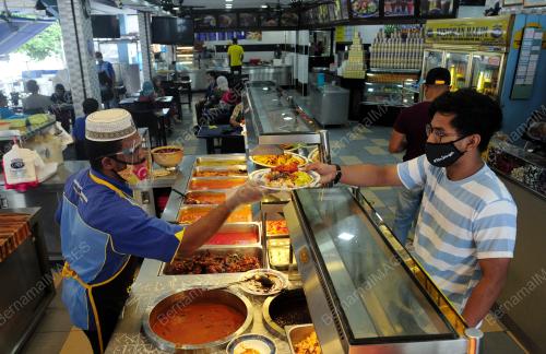 TINJAUAN ORANG RAMAI MAKAN DI DALAM KEDAI