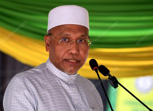 SENATOR DATUK IDRIS AHMAD
