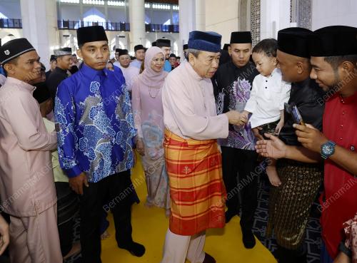 SULTAN SHARAFUDDIN IDRIS SHAH