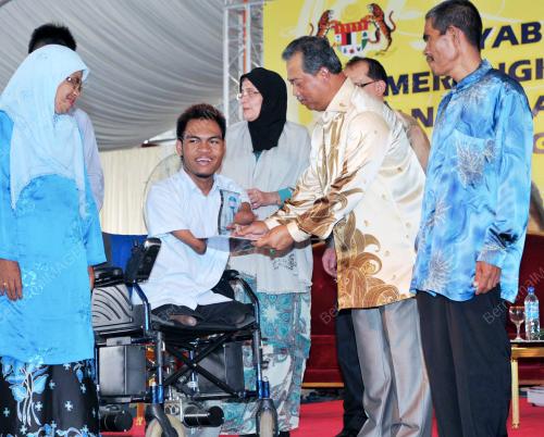 TAN SRI MUHYIDDIN YASSIN
