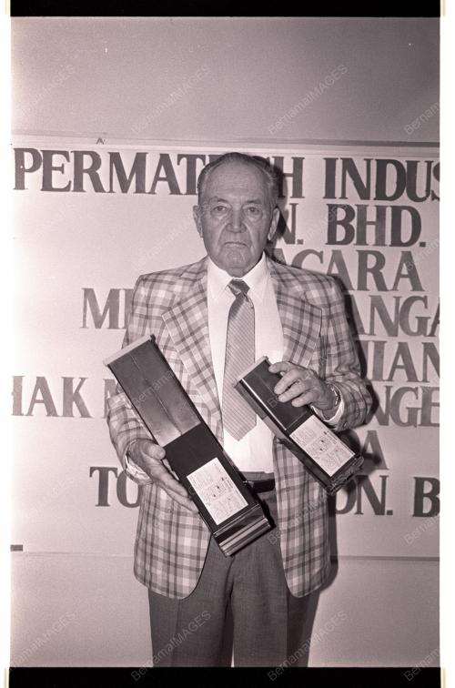 SG04_110490_PERANGKAPTIKUS