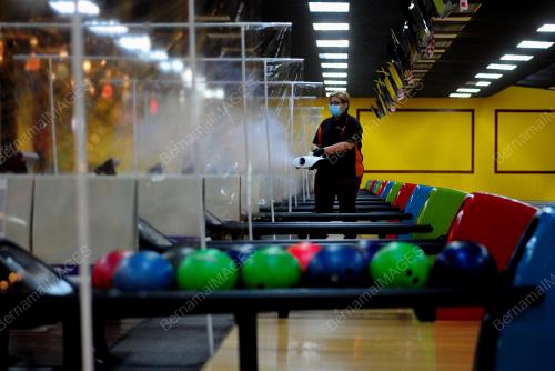 PUSAT BOWLING MELAKUKAN PEMBERSIHAN SEBELUM MULA OPERASI