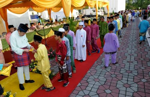 SG04_11072013_DUIT_RAYA