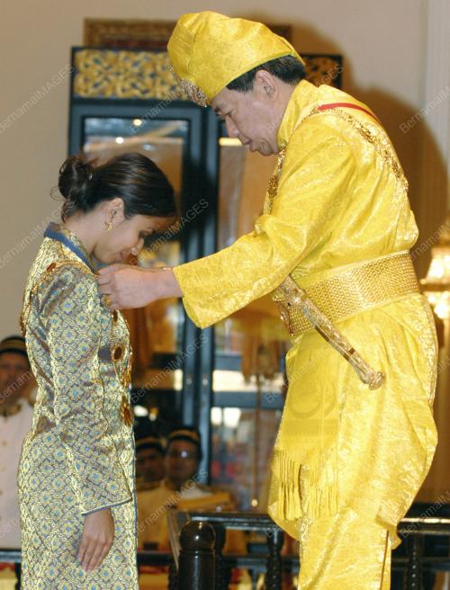 SULTAN SHARAFUDDIN IDRIS SHAH