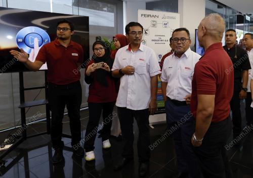DATUK SERI AMIRUDIN SHARI