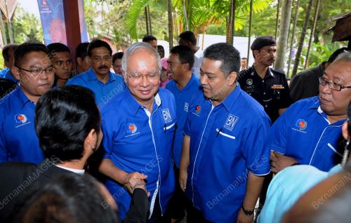 SG04_13012012_BERSALAMAN