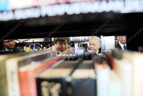 SG04_13022014_SERAH_BUKU