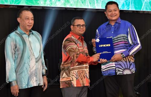 DATUK SERI AMIRUDIN SHARI
