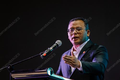 DATUK SERI AMIRUDIN SHARI