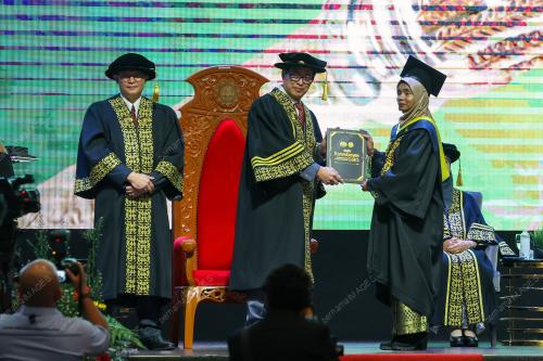 TAN SRI AZAM BAKI
