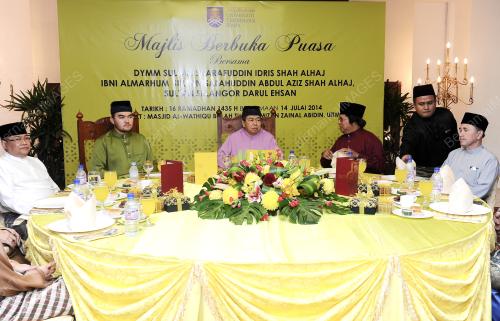 SG04_14072014_SULTAN_PUASA