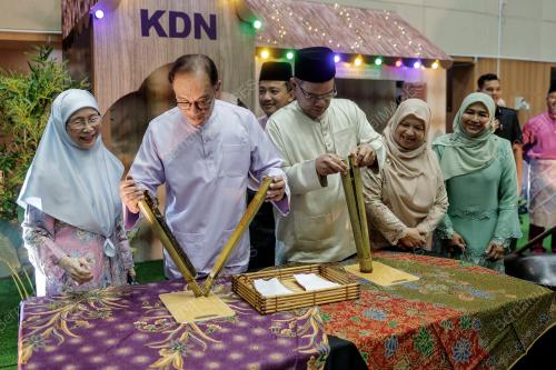 DATUK SERI ANWAR IBRAHIM