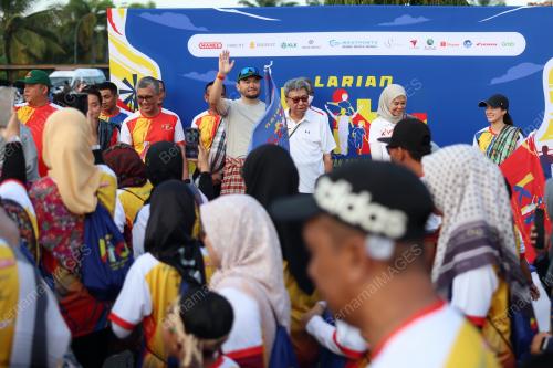 SULTAN SHARAFUDDIN IDRIS SHAH