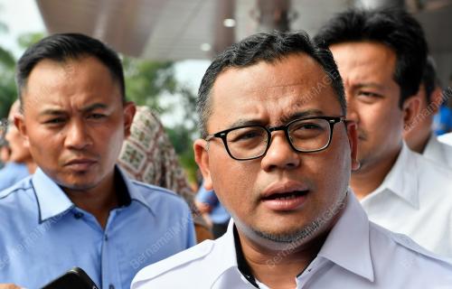 DATUK SERI AMIRUDIN SHARI