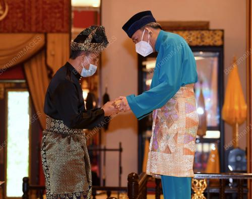 SULTAN SHARAFUDDIN IDRIS SHAH
