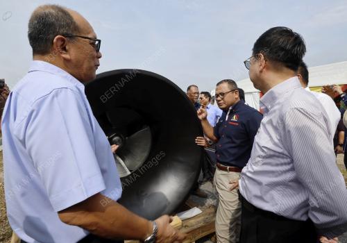 DATUK SERI AMIRUDIN SHARI