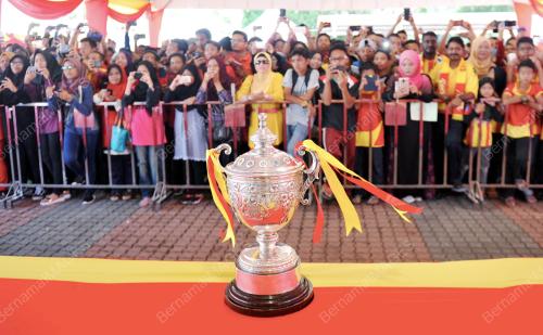 SG04_18122015_PIALA