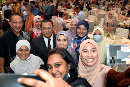 DATUK SERI AMIRUDIN SHARI
