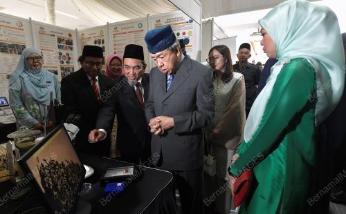 SULTAN SELANGOR SULTAN SHARAFUDDIN IDRIS SHAH