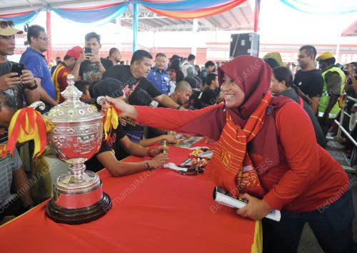 SG04_19122015_PIALA