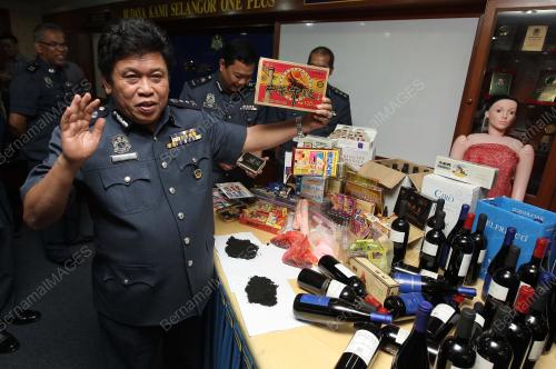 DATUK AZIS YACUB