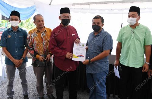 TAN SRI NOH OMAR