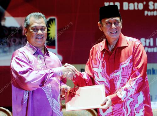 TAN SRI MUHYIDDIN YASSIN